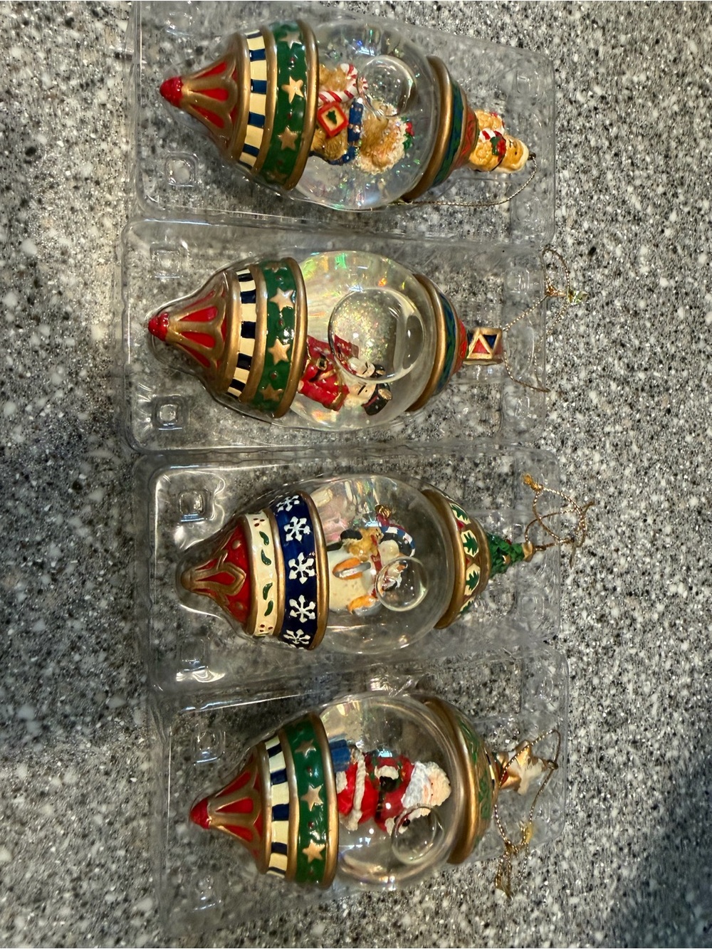 Kirkland Signature Waterglobe Snow Globe Ornament (Set of 4)